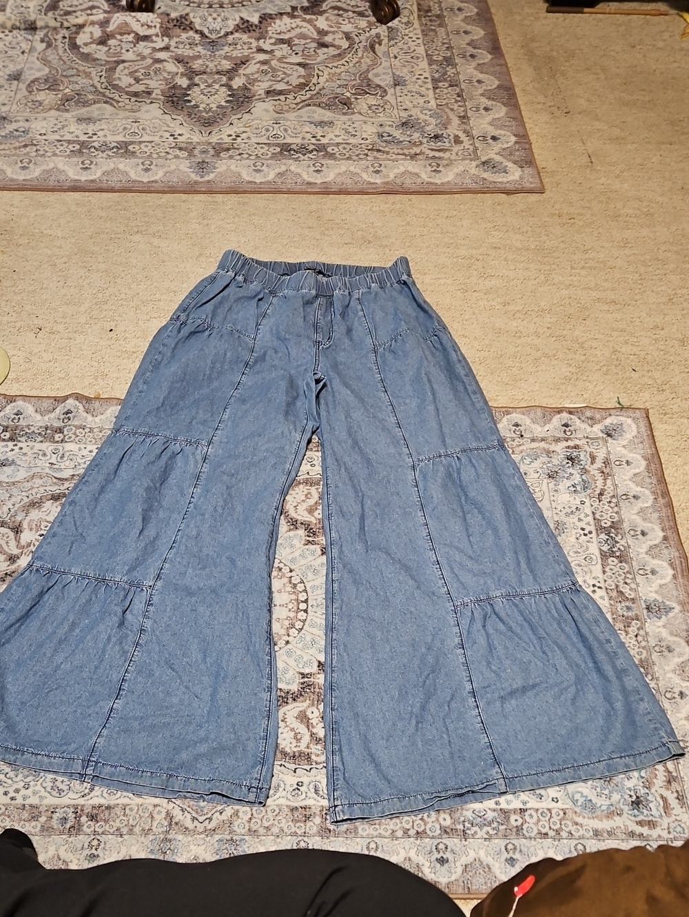 SHEIN Light Blue Tiered Wide-Leg Denim Jeans